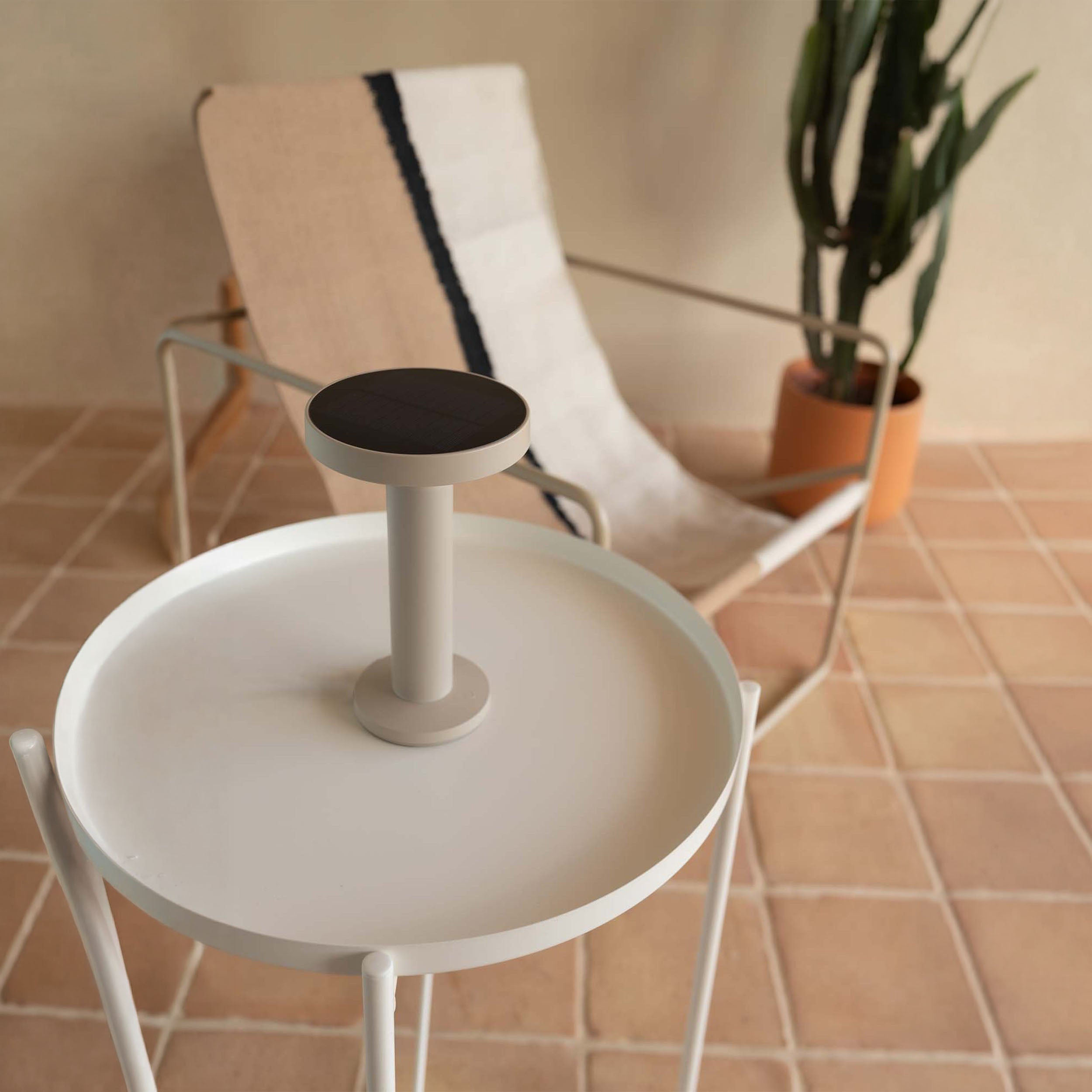 Namizna svetilka Faro Cata LED