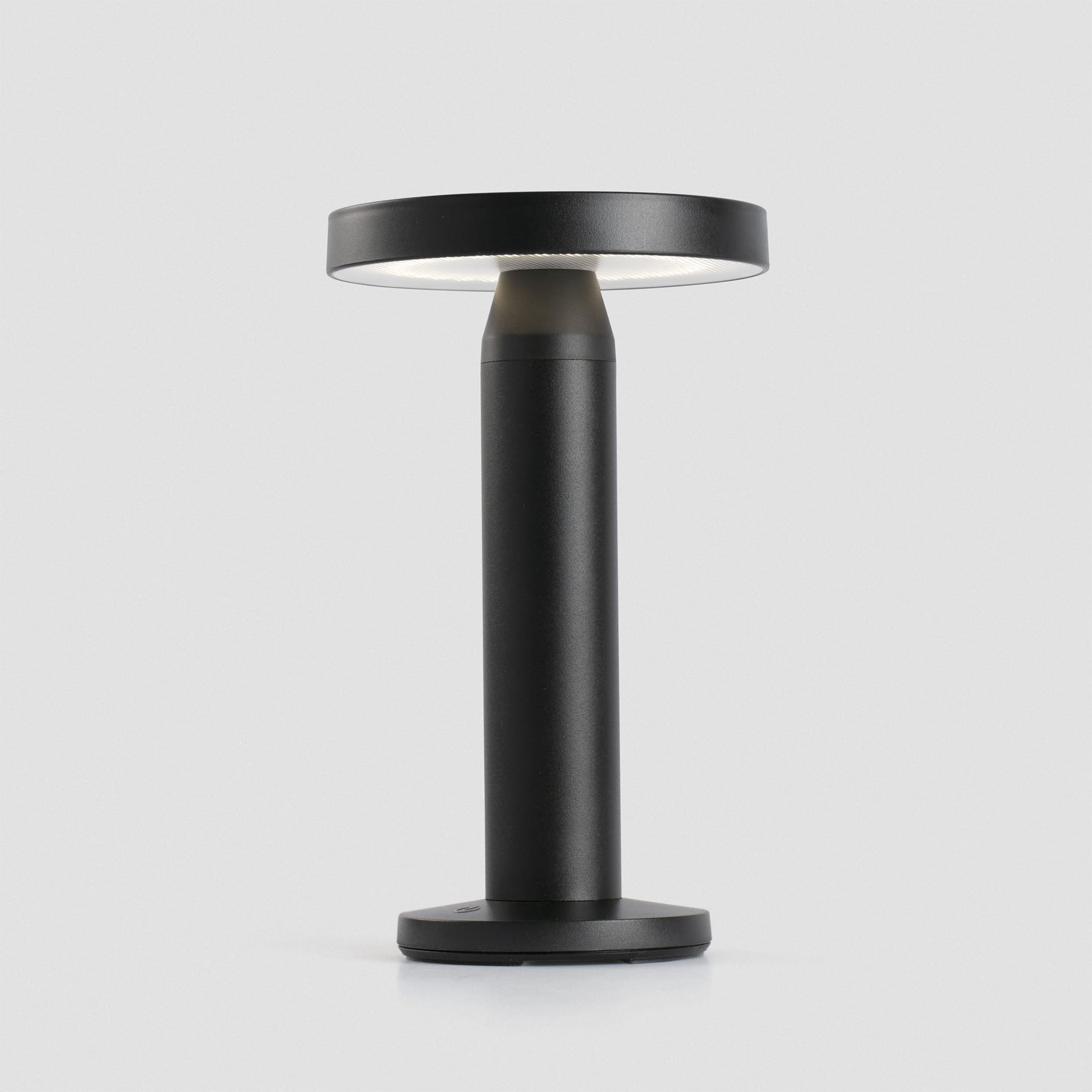 Namizna svetilka Faro Cata LED