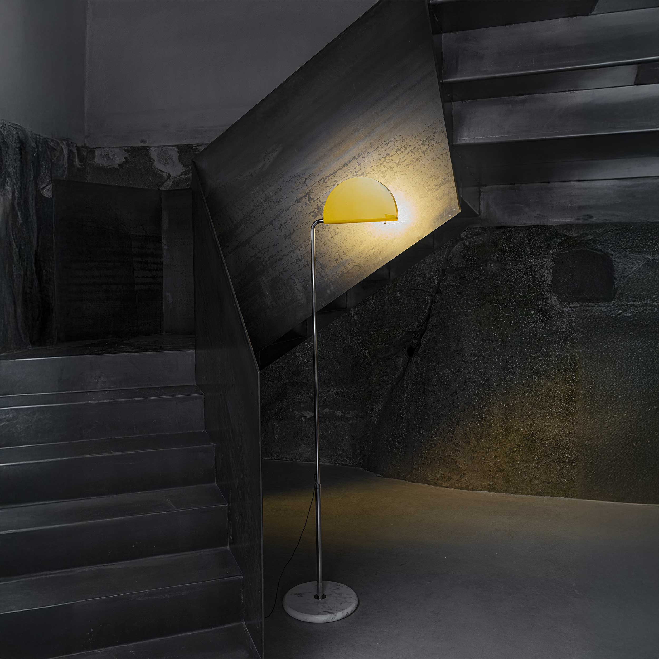 DCW éditions Mezzaluna LED stojací svítidlo