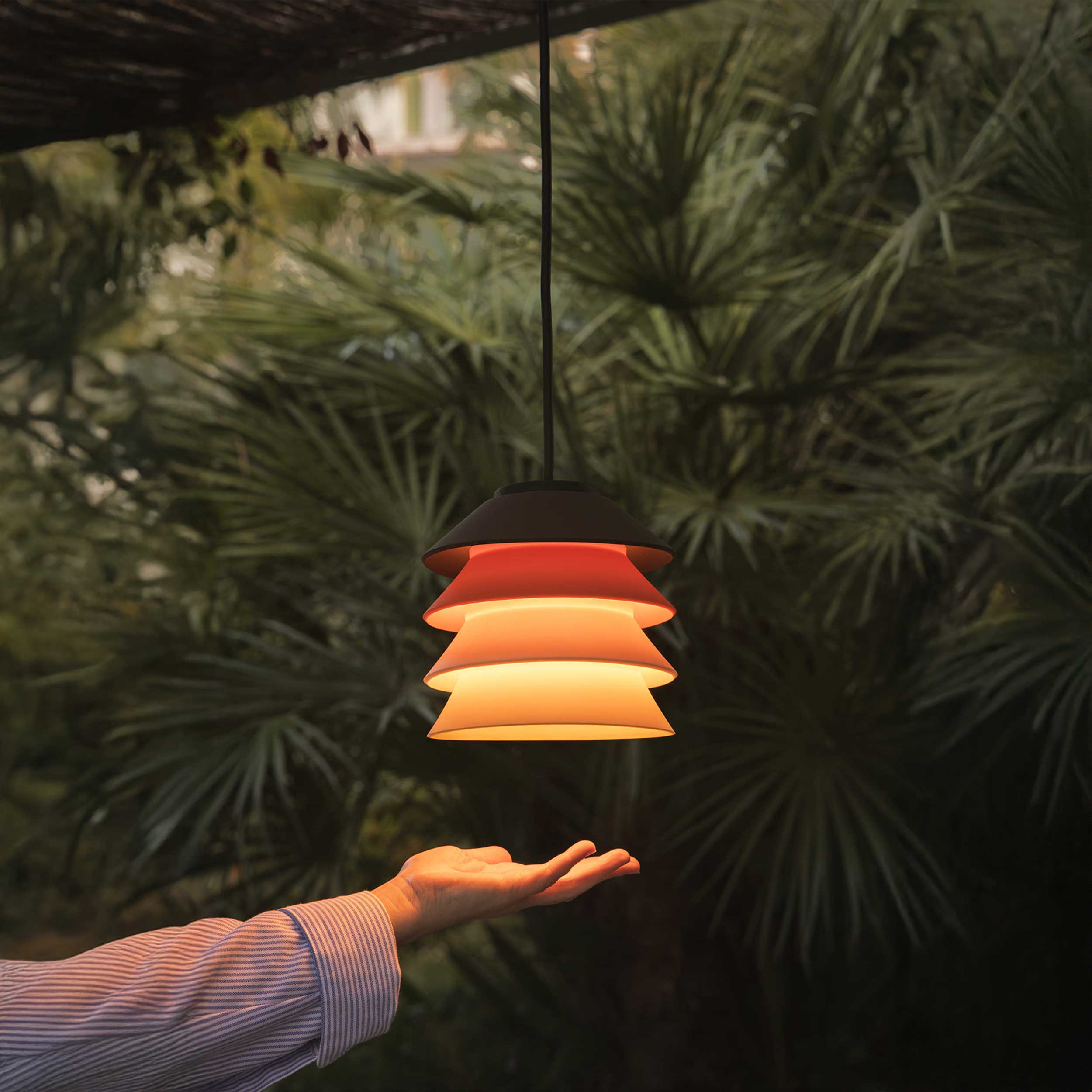 Faro Toba E27 viseča zunanja svetilka IP65