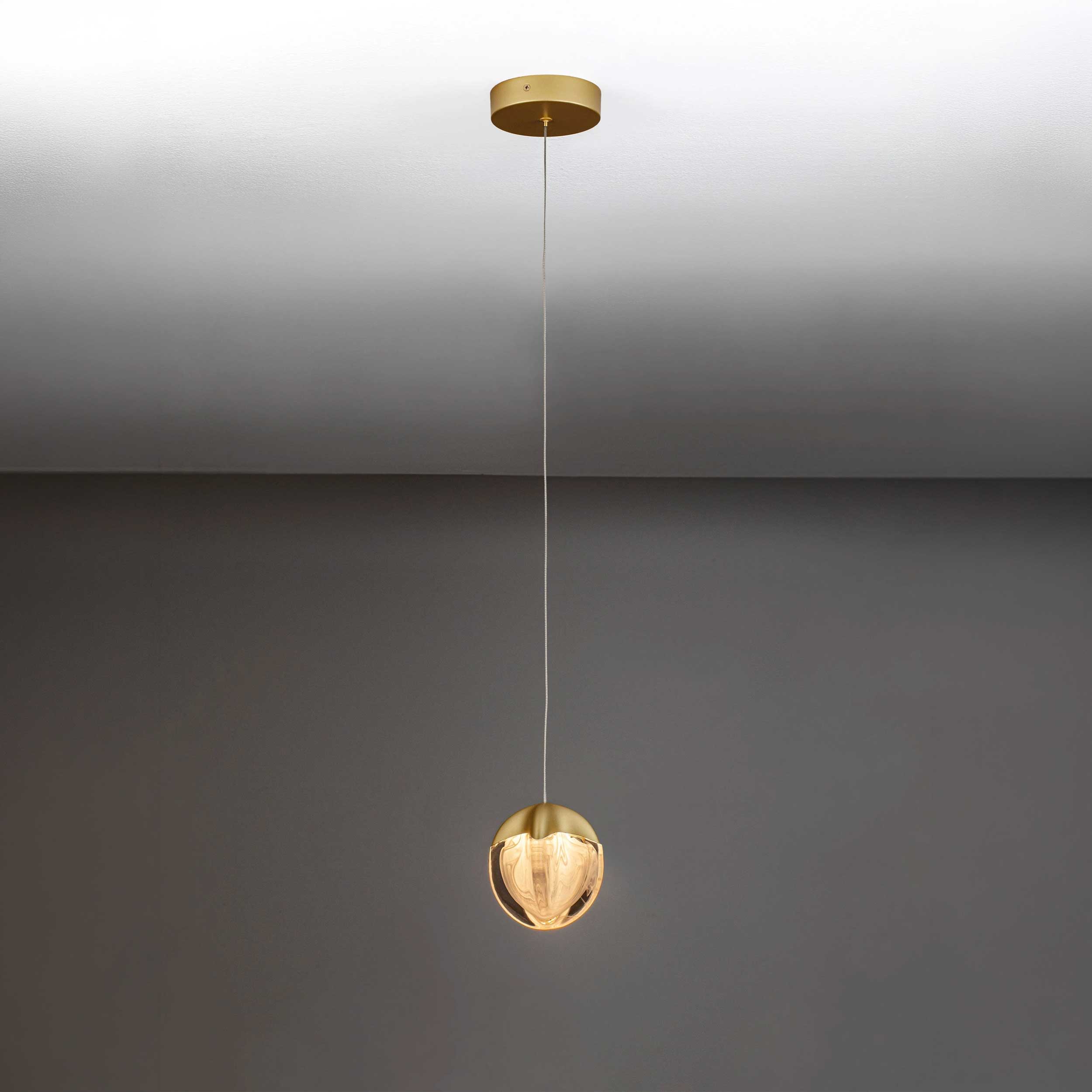 Nova Luce LED-visoka svetilka Alicia