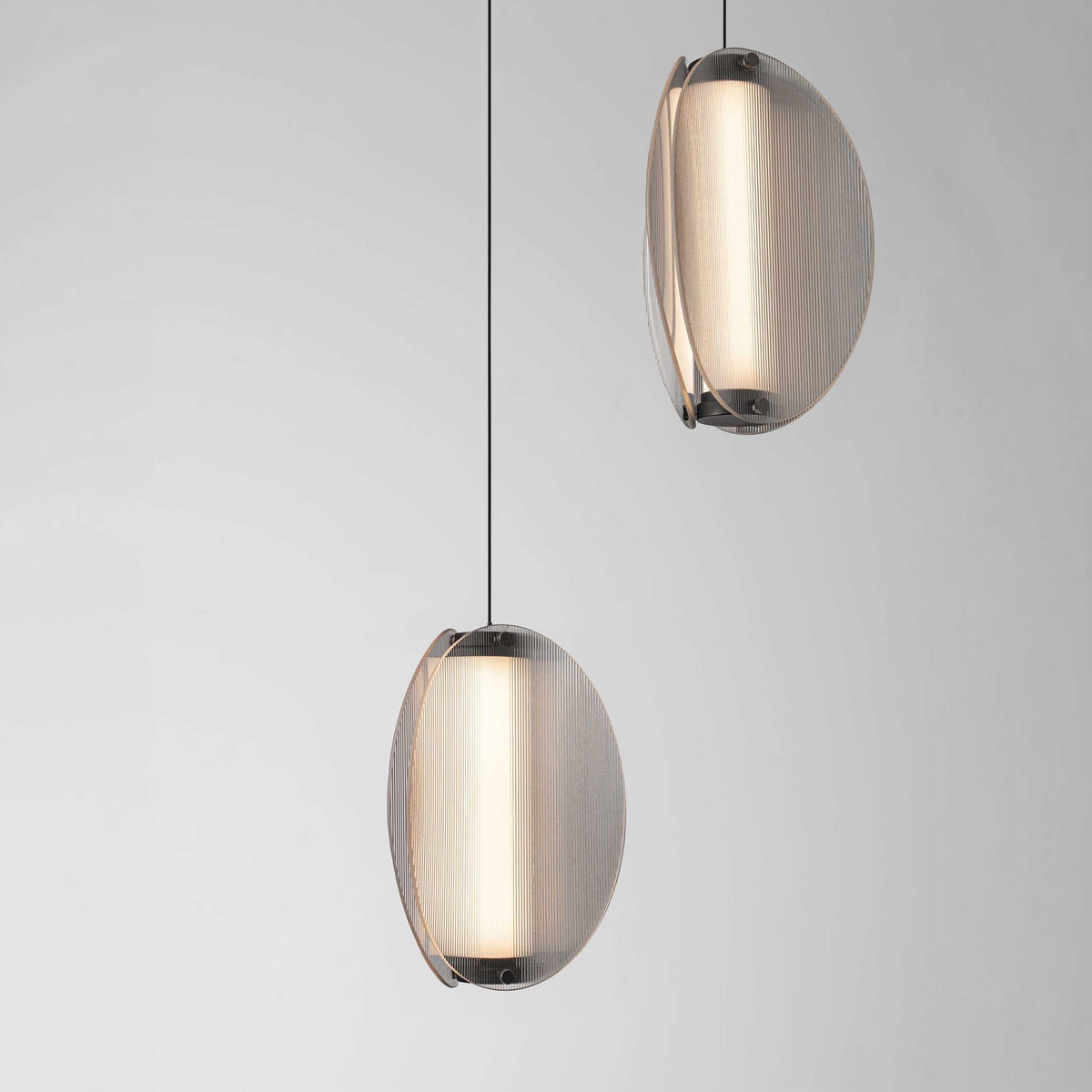 Nova Luce Noir LED viseča svetilka z navpičnim svetlobnim snopom