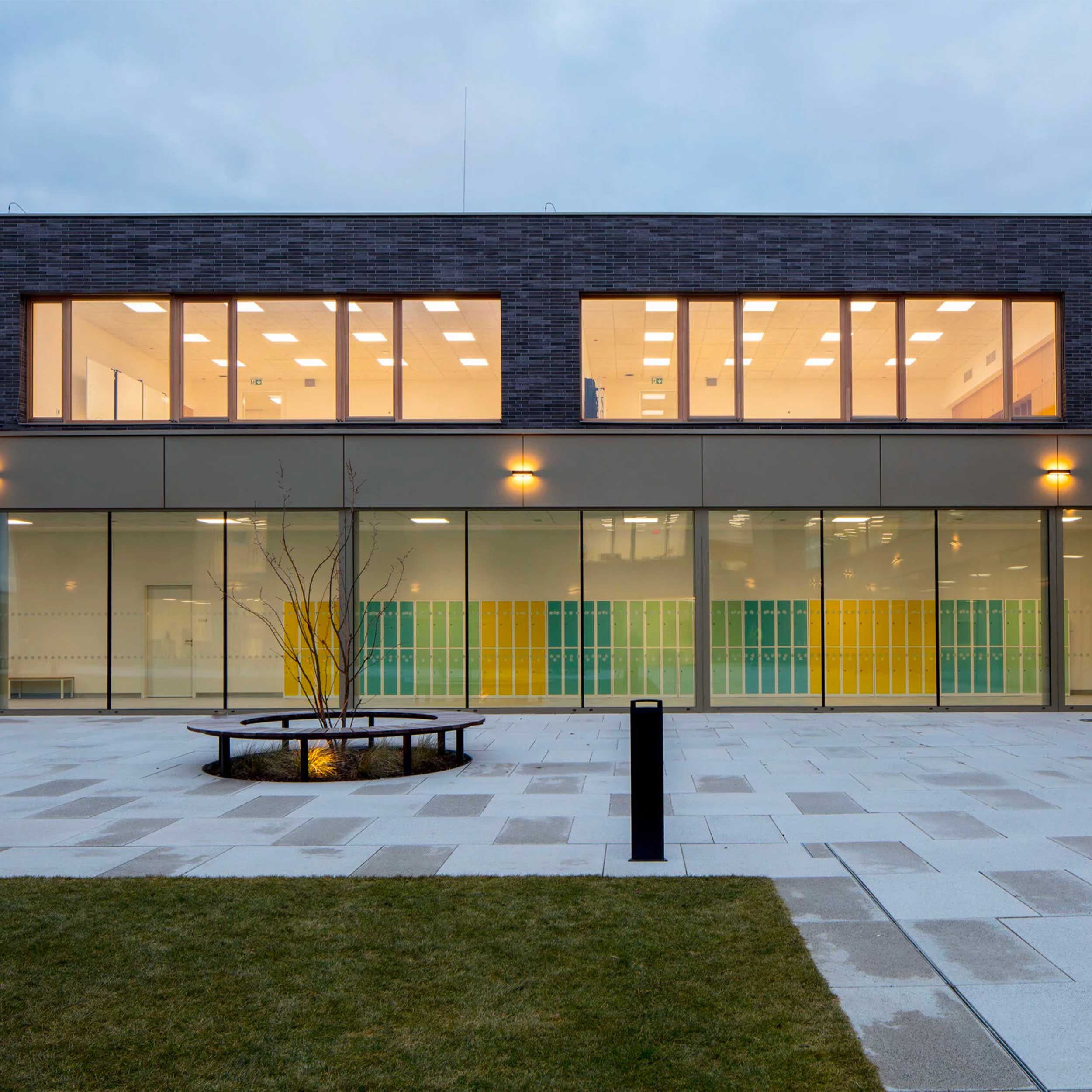 LED panelna pisarniška svetilka