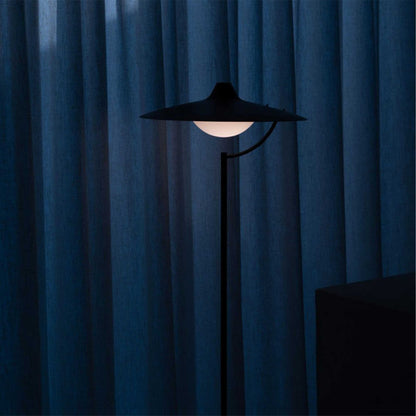 DCW éditions Biny LED talna svetilka