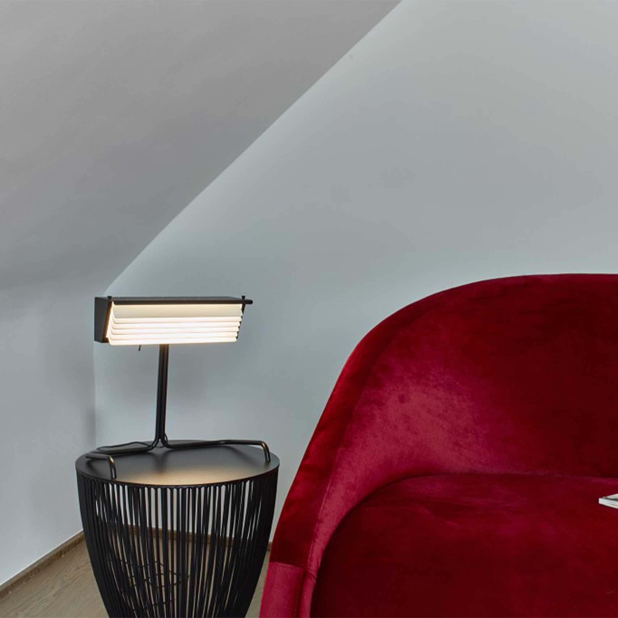 Namizna svetilka DCW éditions Biny LED