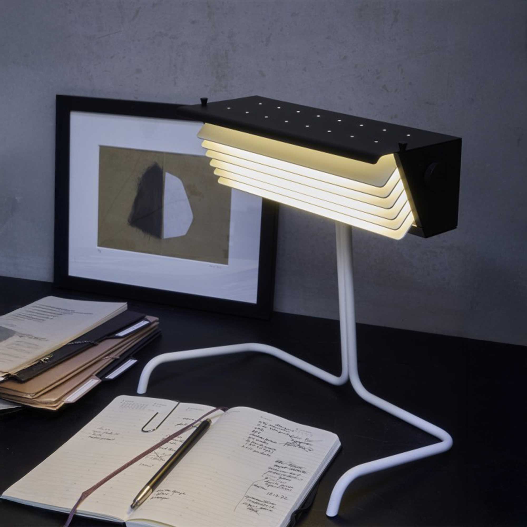Namizna svetilka DCW éditions Biny LED