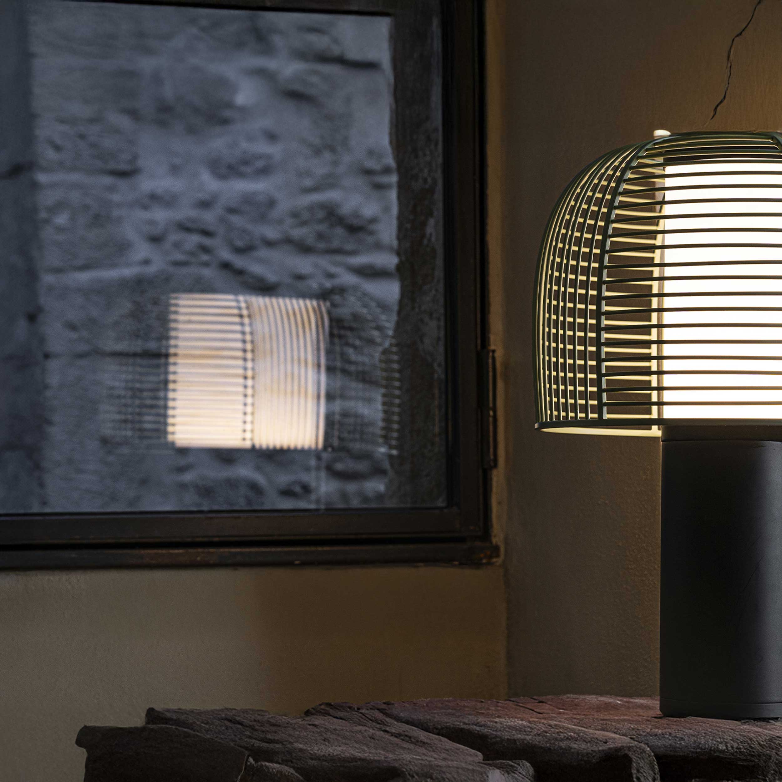 DCW éditions Yasuke LED namizna svetilka