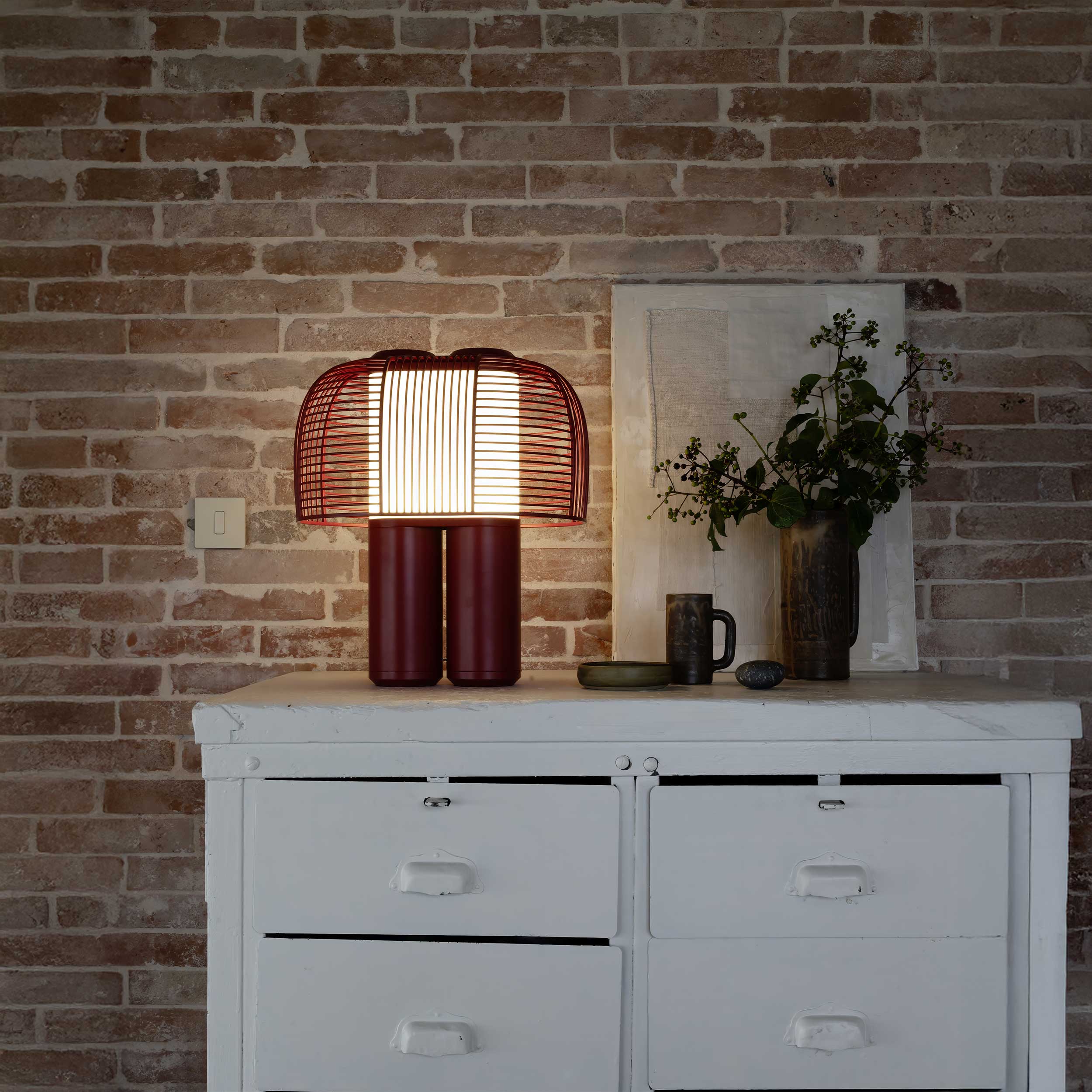 DCW éditions Yasuke LED namizna svetilka