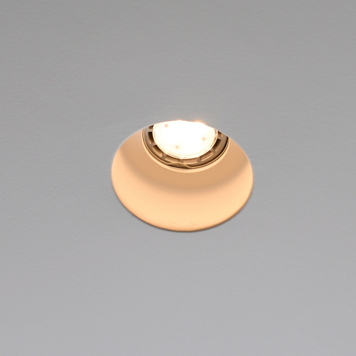 VK Light Downlight, okrogla vgradna svetilka iz mavca z navojem GU10