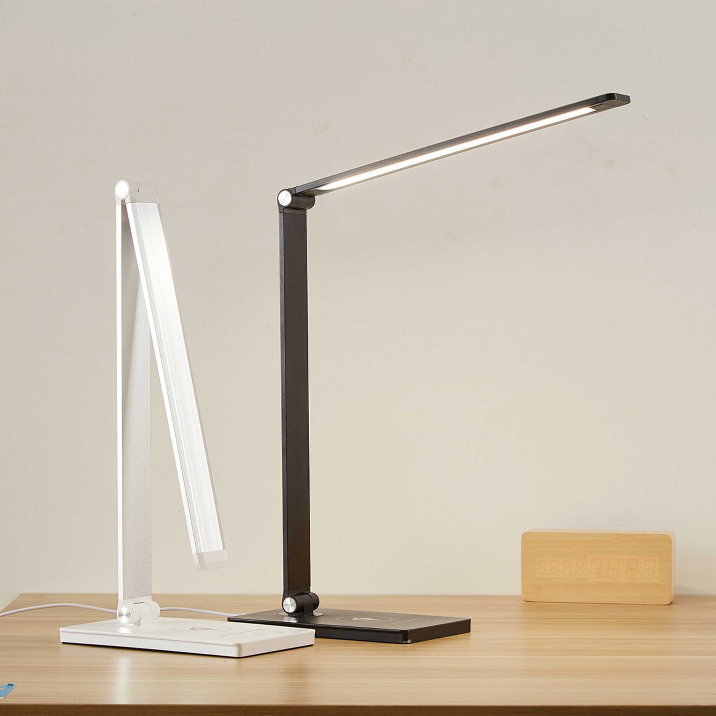VK Light Nia Square LED namizna svetilka z možnostjo zatemnitve 3CCT